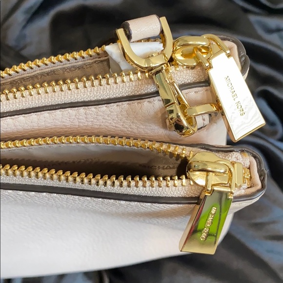 NWOT Michael Kors Soft Leather Crossbody Bag. - Picture 11 of 16